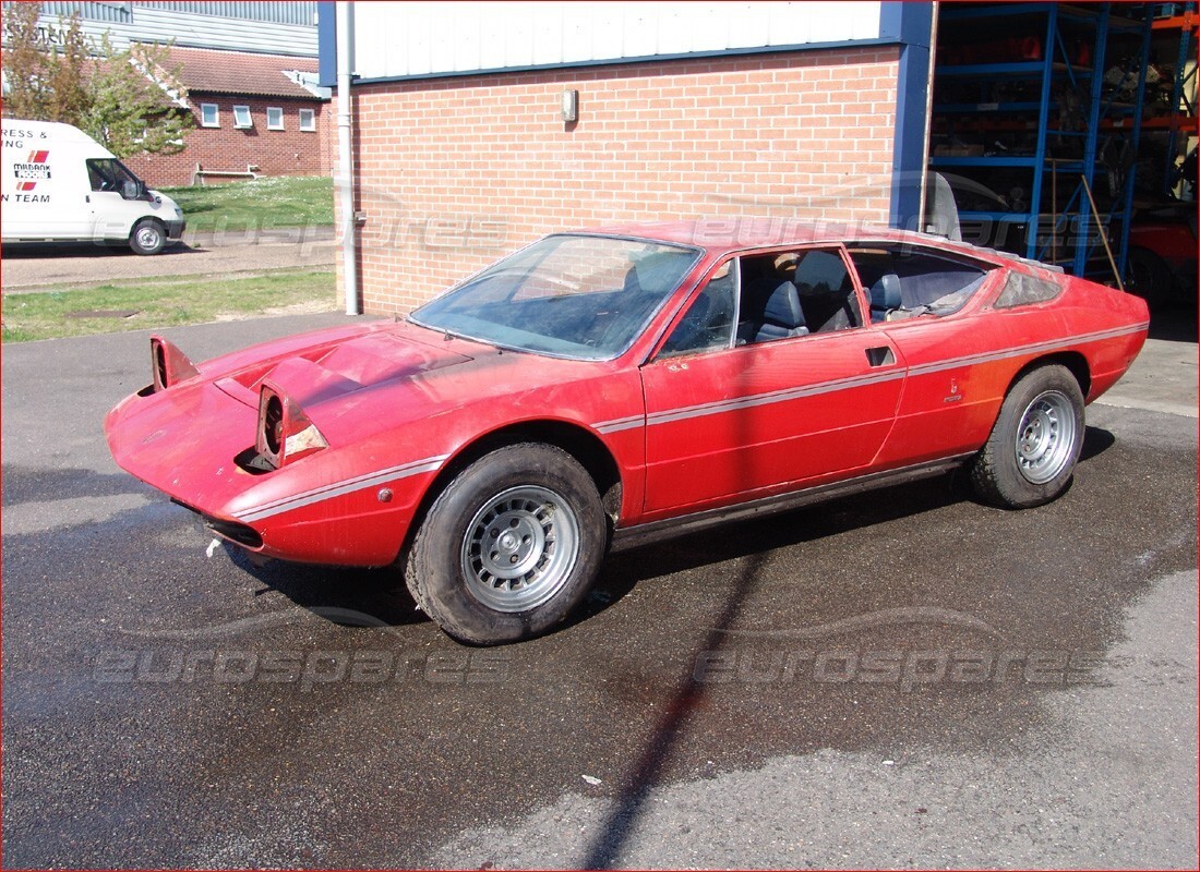 lamborghini urraco p250 / p250s in preparazione per lo smantellamento presso eurospares