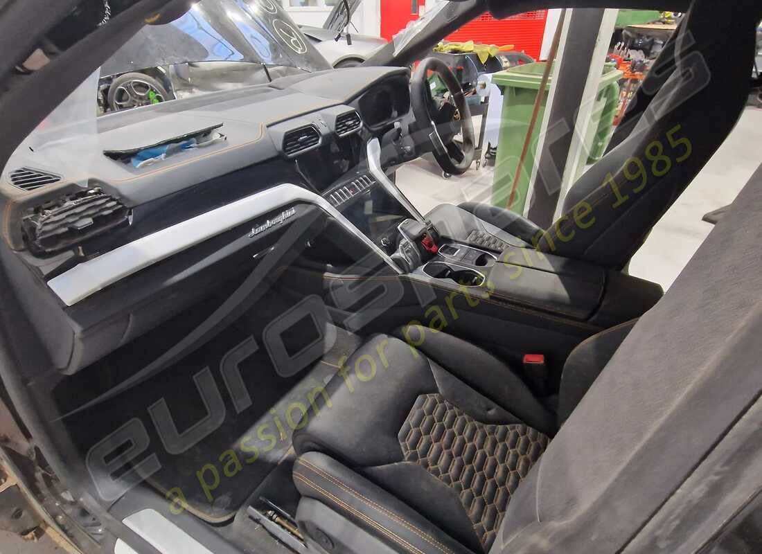 lamborghini urus (2020) con 7,343 miles, in preparazione per lo smantellamento di #11