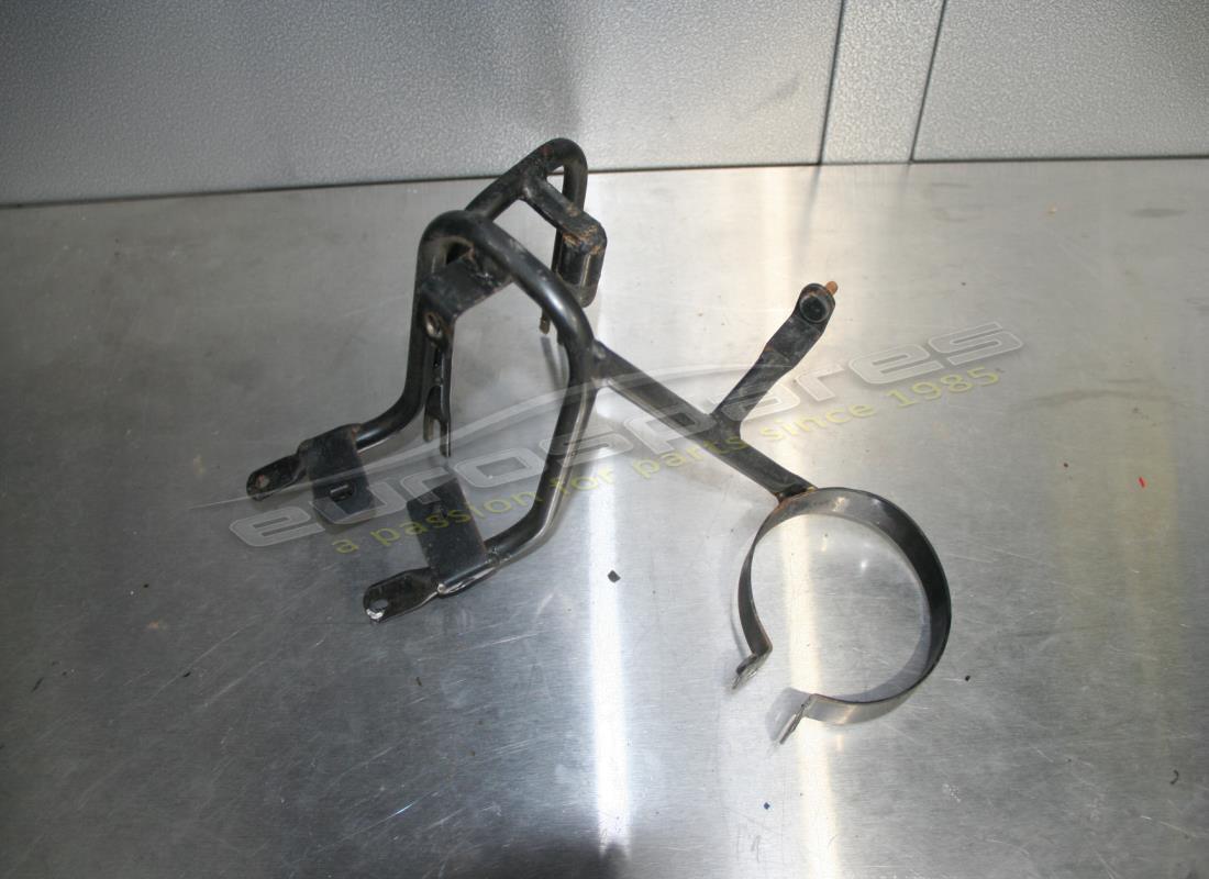 SUPPORTO Maserati USATO. NUMERO PARTE 383800116 (1)