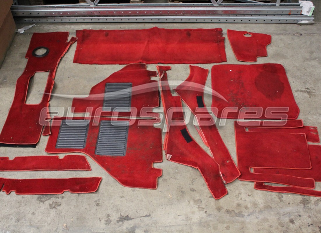 USATO Ferrari SET DI TAPPETI ANTERIORI SINISTRO E DESTRO. NUMERO PARTE 95999641A (1)