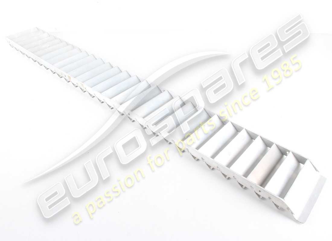 NUOVA FERRARI GRIGLIA DEL COPERCHIO MOTORE. NUMERO PARTE 60819200 (2) nuova ferrari griglia del coperchio motore. numero parte 60819200 (2)