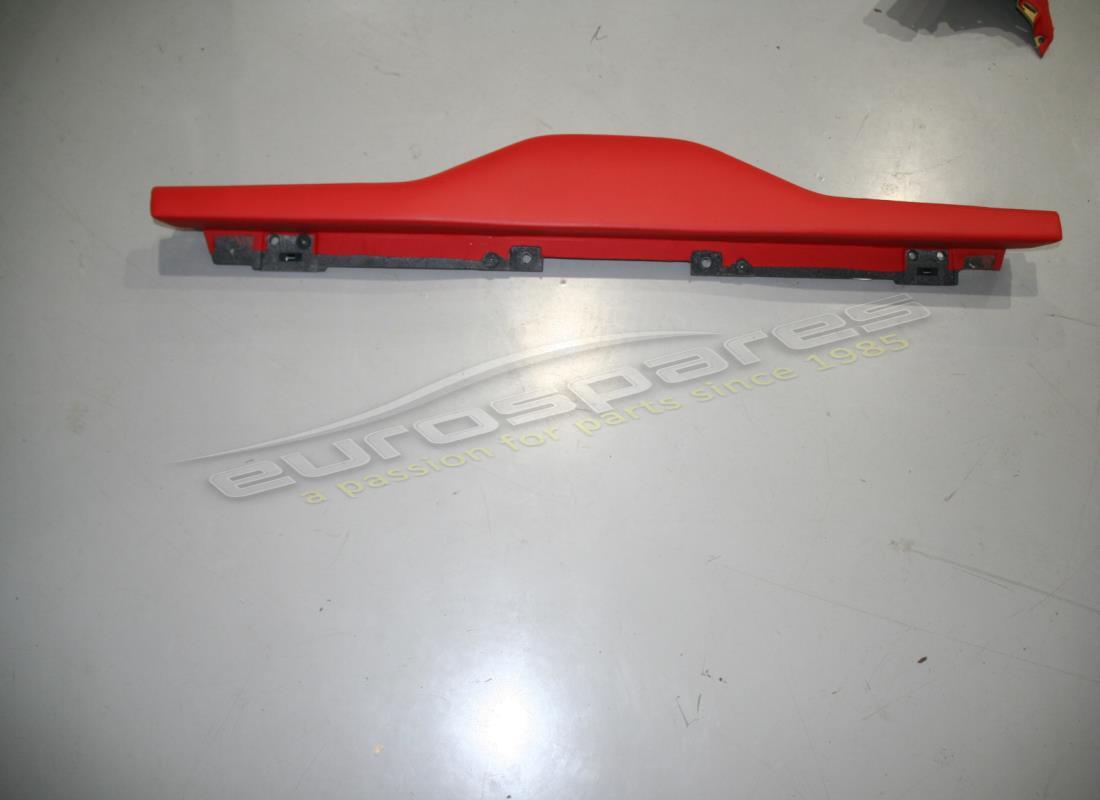 labbro di fermo bagagli ferrari usato. numero parte 845311.. (1)