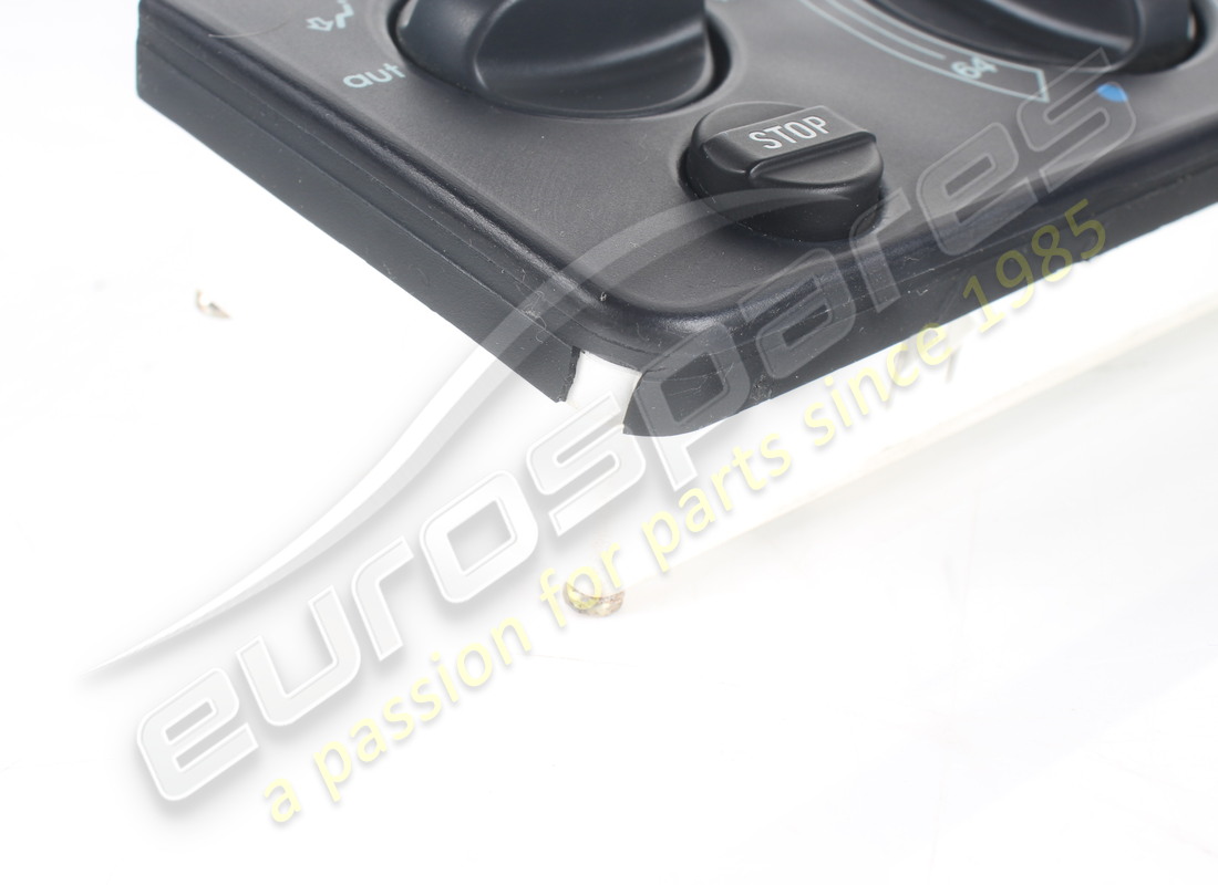 PANNELLO DI CONTROLLO DELL'ARIA CONDIZIONATA USATO FERRARI (FAHRENHEIT). NUMERO PARTE 65433300 (6) pannello di controllo dell'aria condizionata usato ferrari (fahrenheit). numero parte 65433300 (6)