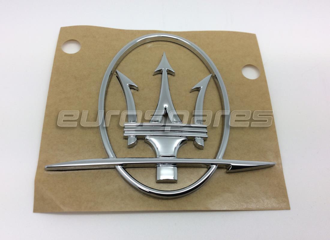 nuovo maserati emblema.. numero parte 89095300 (1)
