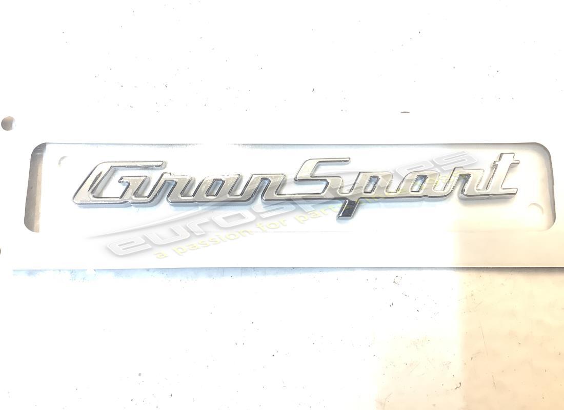 nuovo maserati emblema laterale gransport sx. numero parte 670102612 (1)