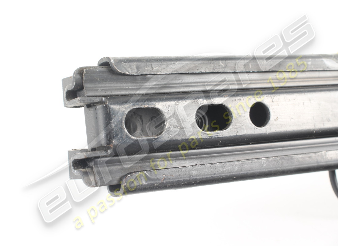 nuova ferrari guida sedile sx. numero parte 61516700 (2)
