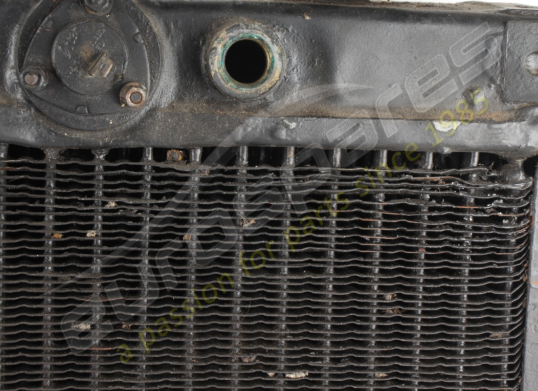 radiatore acqua lamborghini usato. numero parte 001710466 (2)