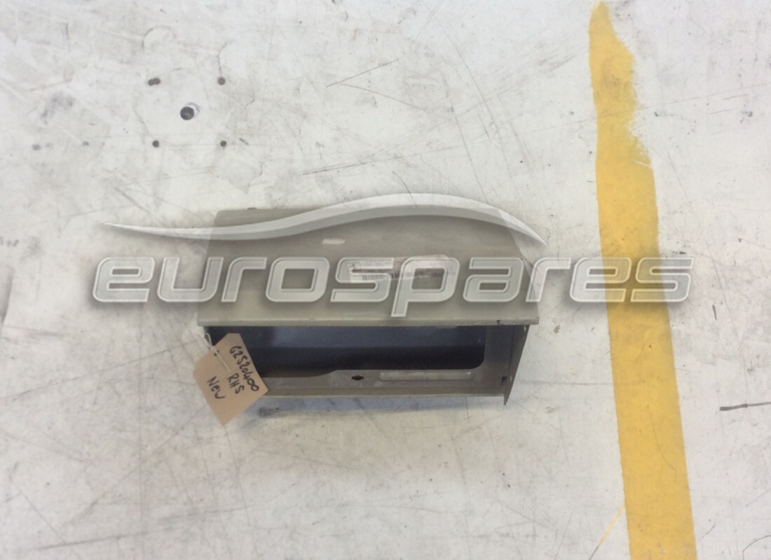 NEW FERRARI RH MAIN LIGHT HOUSING UNIT . PART NUMBER 62520400 (1)