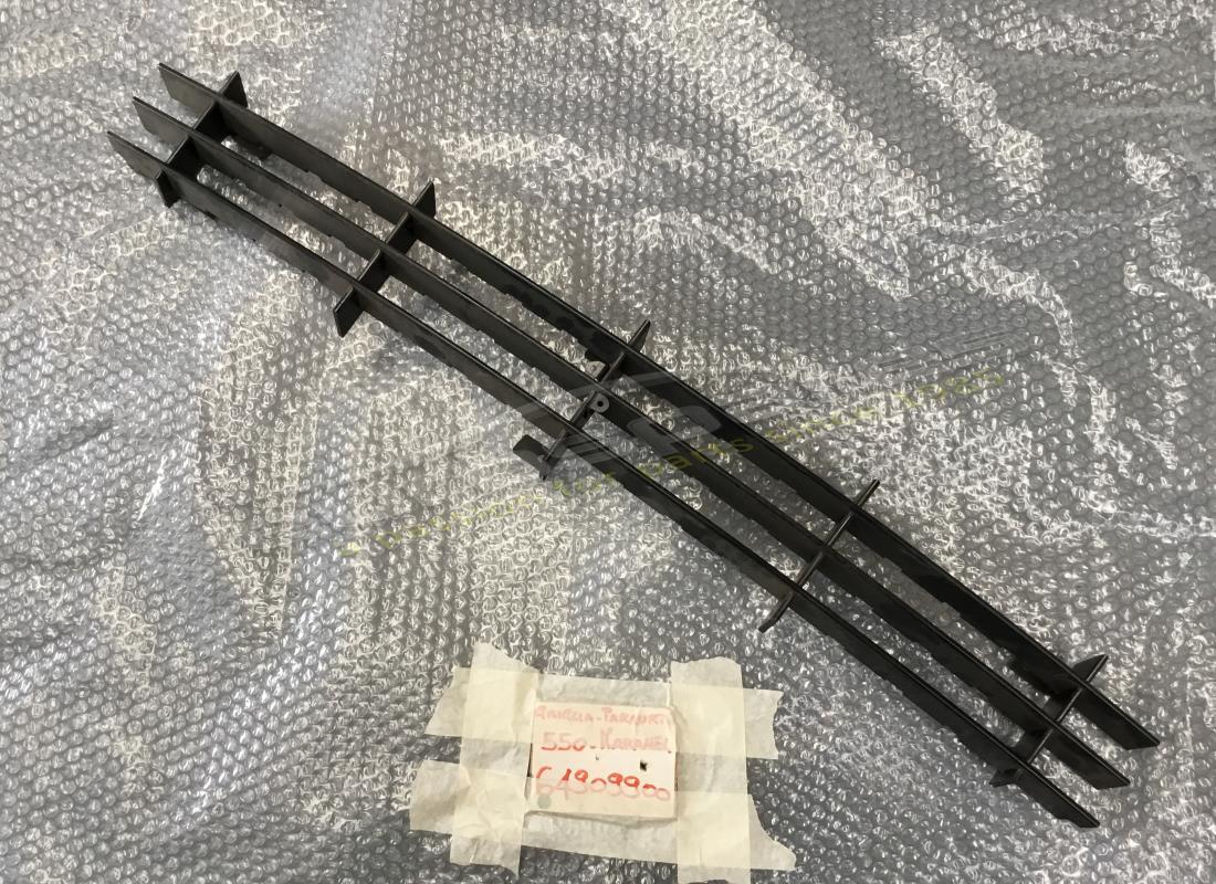 nuova ferrari griglia del radiatore anteriore. numero parte 64909900 (1)