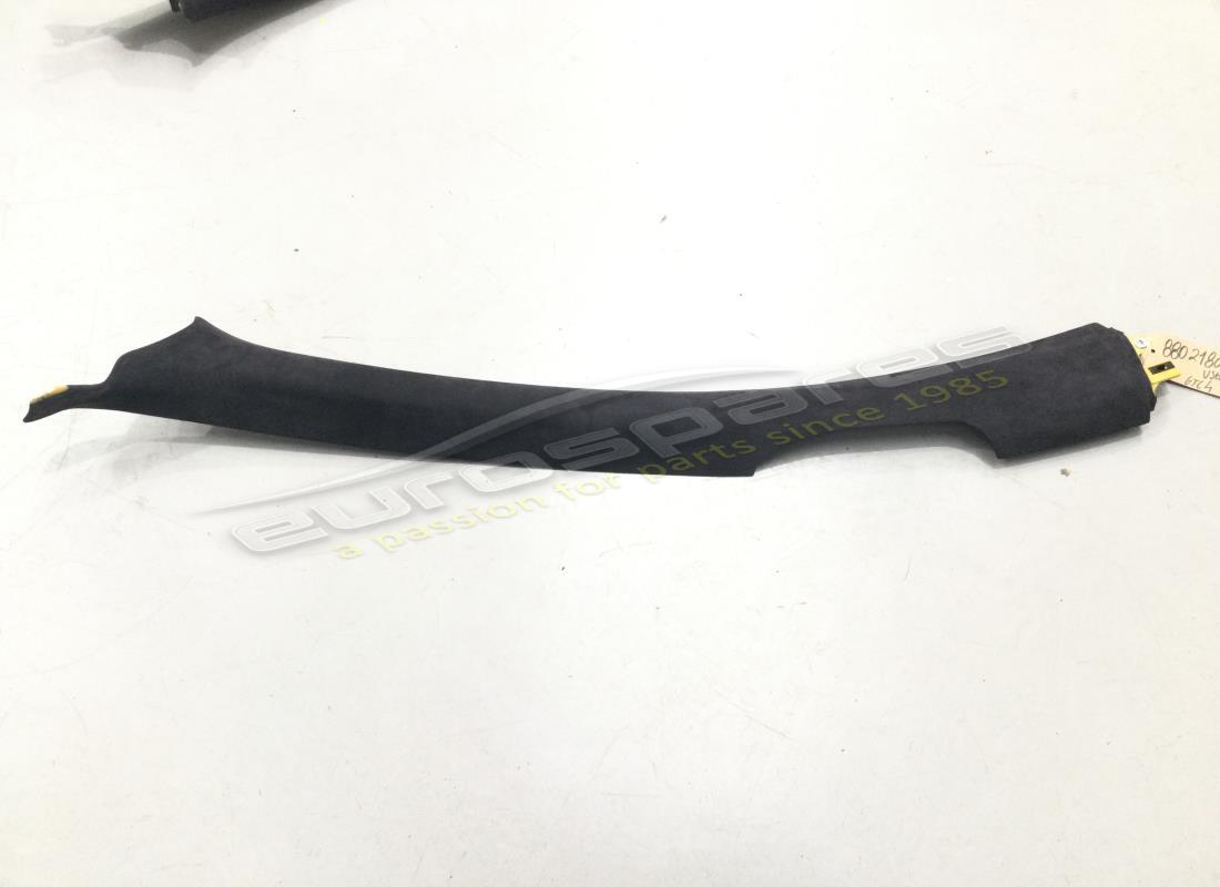USATO Ferrari RIVESTIMENTO PILASTRO PARABREZZA SX. NUMERO PARTE 88021800 (1)