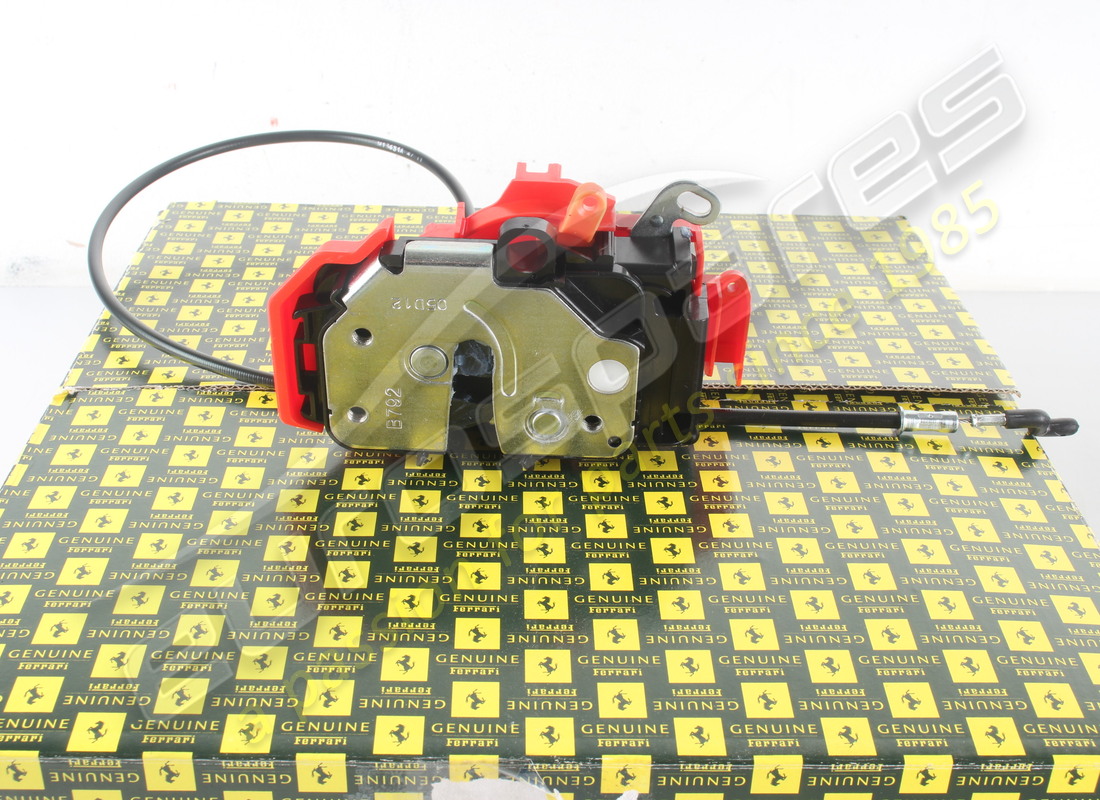 nuova ferrari serratura porta destra. numero parte 83987800 (1)