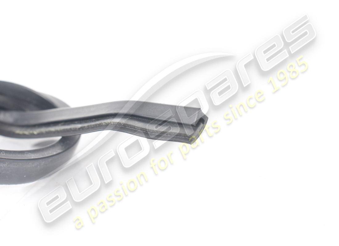 guarnizione anteriore usata ferrari per scudo laterale. numero parte 83598900 (3)