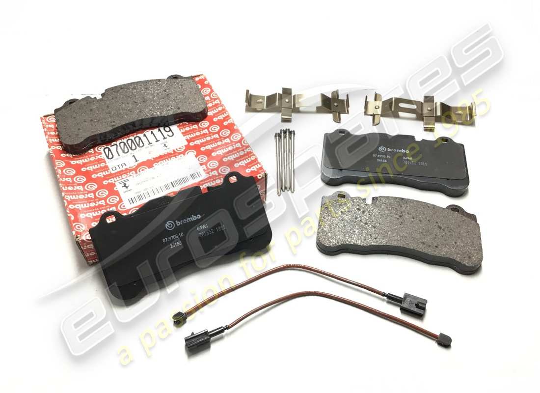 nuovo ferrari kit di pastiglie anteriori carbonio ceramica. numero parte 70001119 (1)