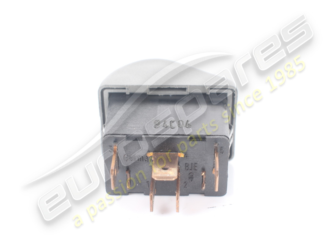 INTERRUTTORE LUCE INTERNA USATO FERRARI. NUMERO PARTE 153123 (4) interruttore luce interna usato ferrari. numero parte 153123 (4)