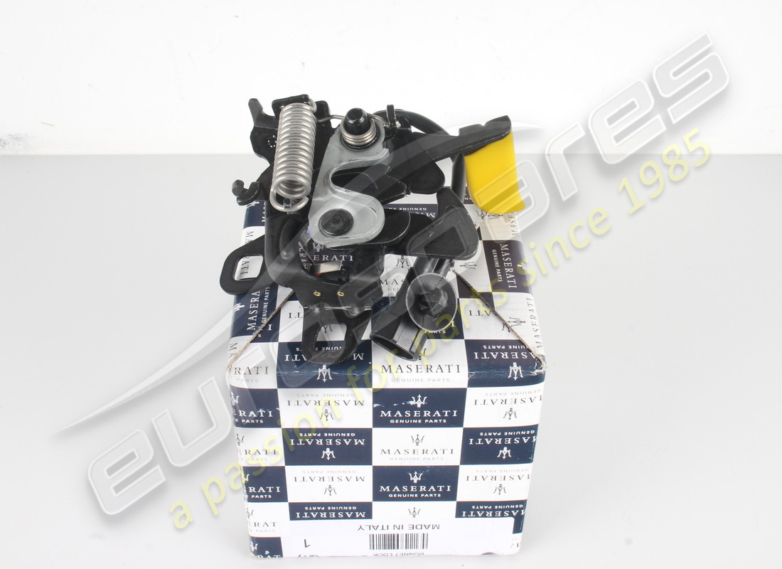 nuova maserati serratura del cofano. numero parte 670152937 (1)