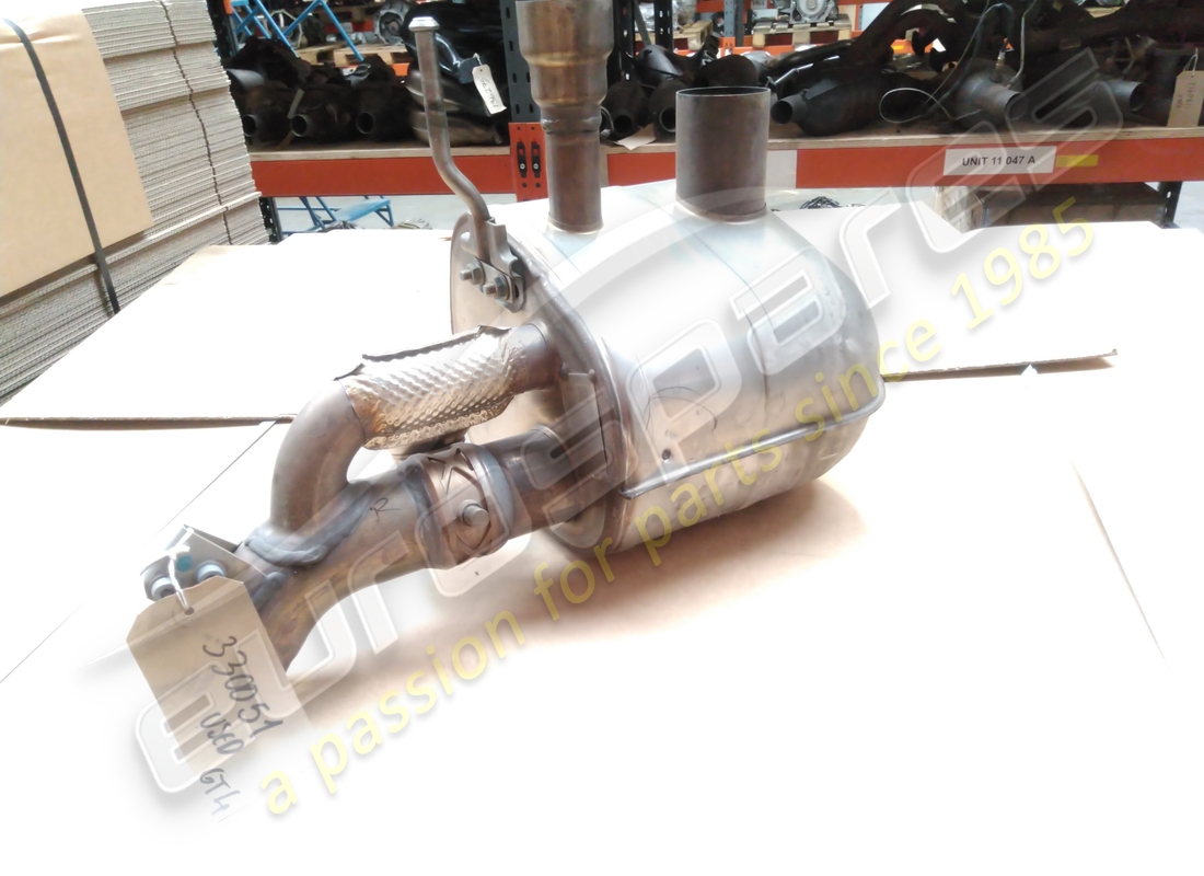 ferrari silenziatore posteriore destro usato. numero parte 330051 (3)