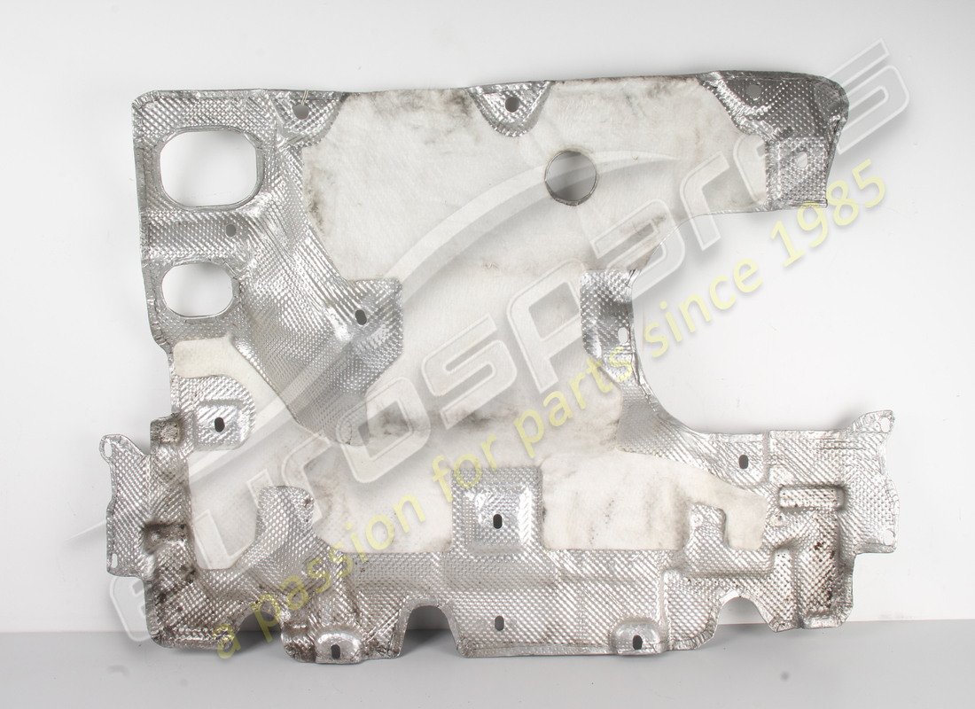 SCUDO TERMICO PER RUOTA DI SCORTA USATO Ferrari . NUMERO PARTE 69761100 (1)