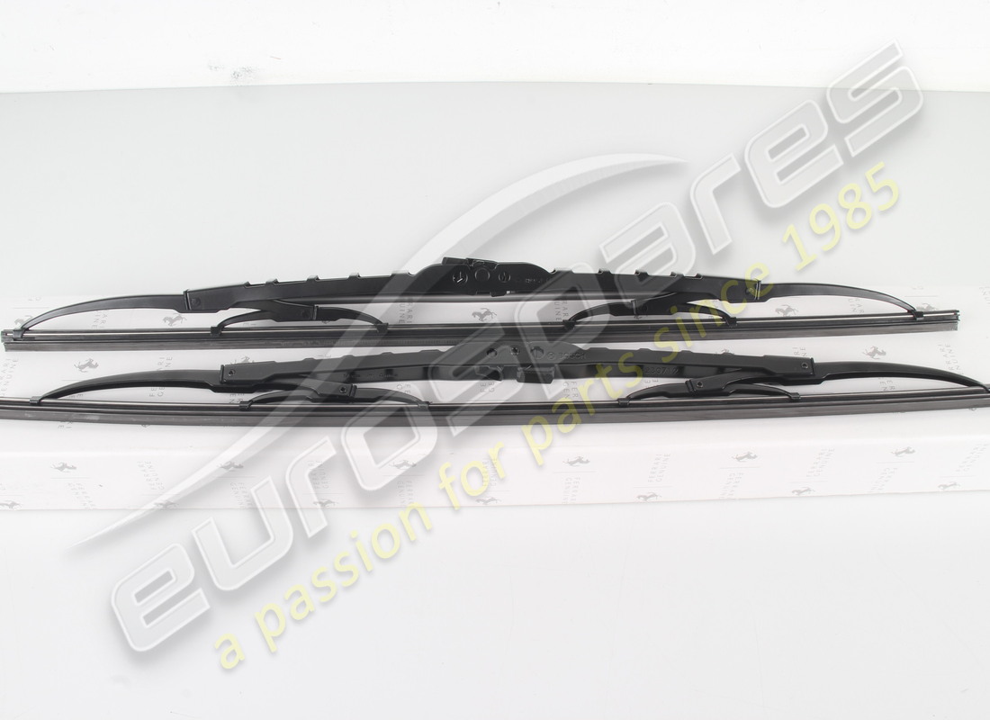 nuovo set di spazzole tergicristallo ferrari. numero parte 65661700 (2)