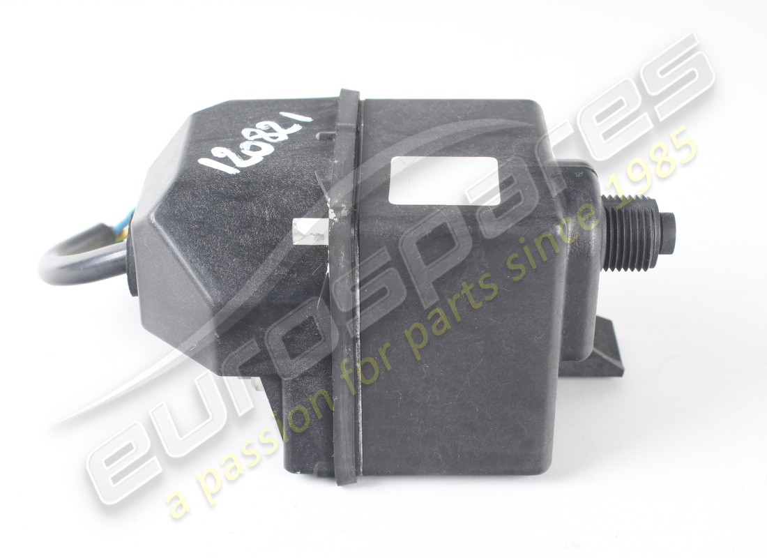 NEW FERRARI SPEEDO SENSOR. PART NUMBER 120821 (5) new ferrari speedo sensor. part number 120821 (5)