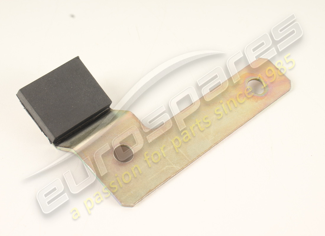 nuovo maserati staffa completa dx per radiatore acqua dx numero parte 384000144 (1)