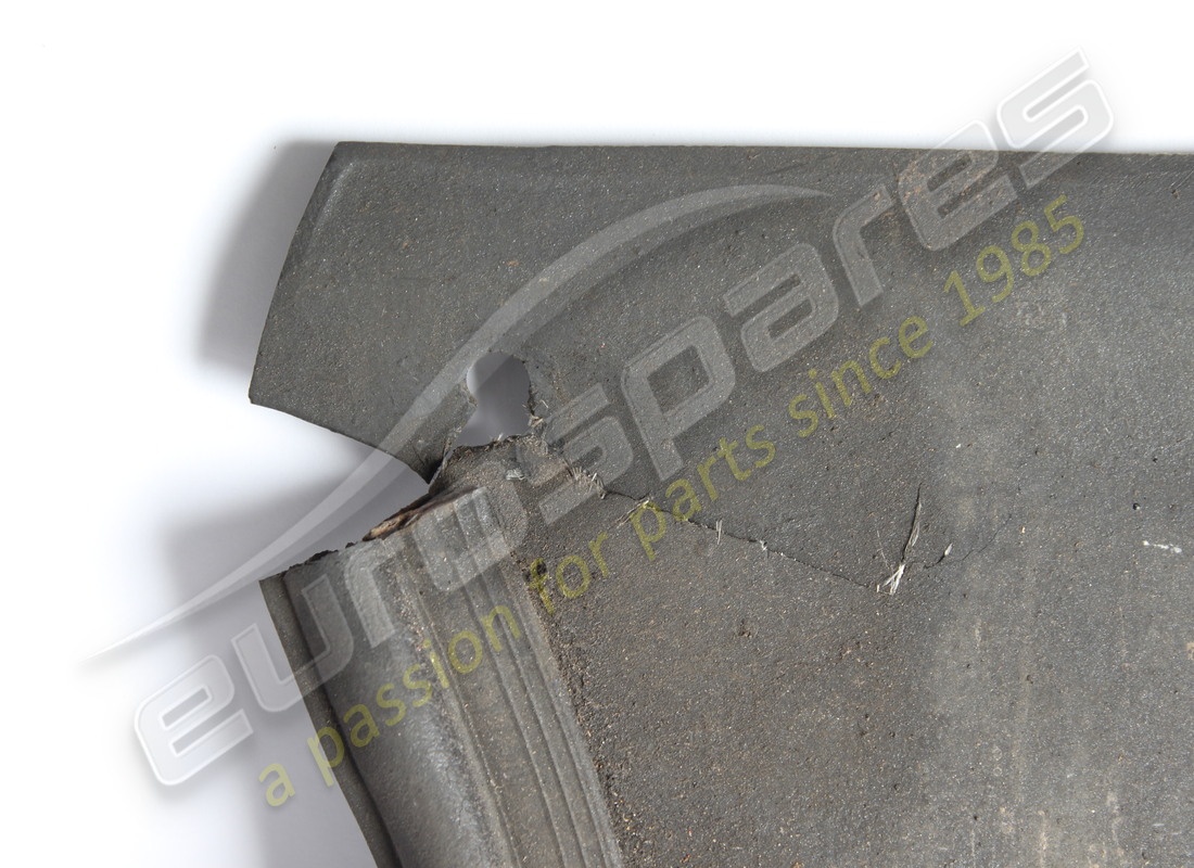 copertura del passaruota anteriore dx usata ferrari. numero parte 63131200 (3)