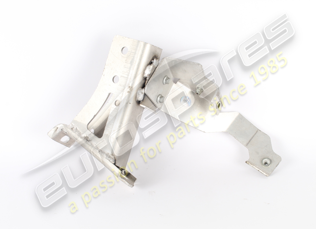 USATO FERRARI STAFFA DI FISSAGGIO TRAVERSA AL TUNNEL LHD NUMERO PARTE 82469600 (2) usato ferrari staffa di fissaggio traversa al tunnel lhd numero parte 82469600 (2)