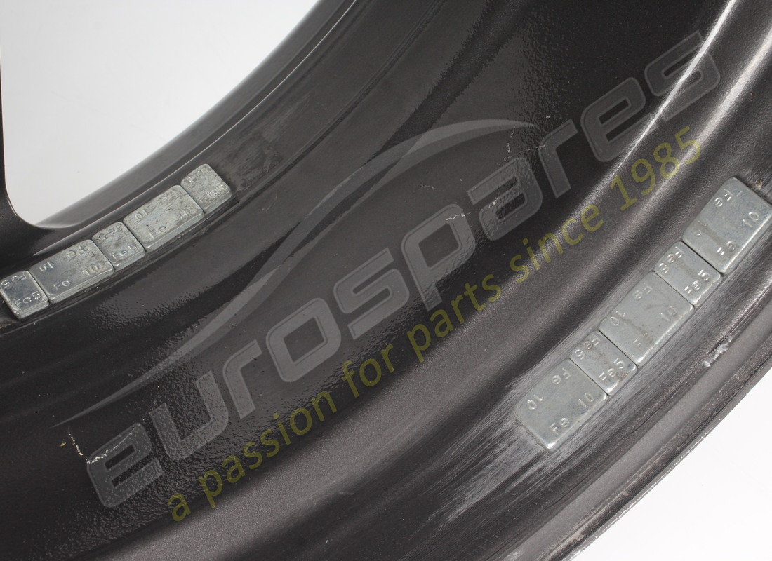 CERCHIO ANTERIORE FERRARI USATO. NUMERO PARTE 275585 (8) cerchio anteriore ferrari usato. numero parte 275585 (8)