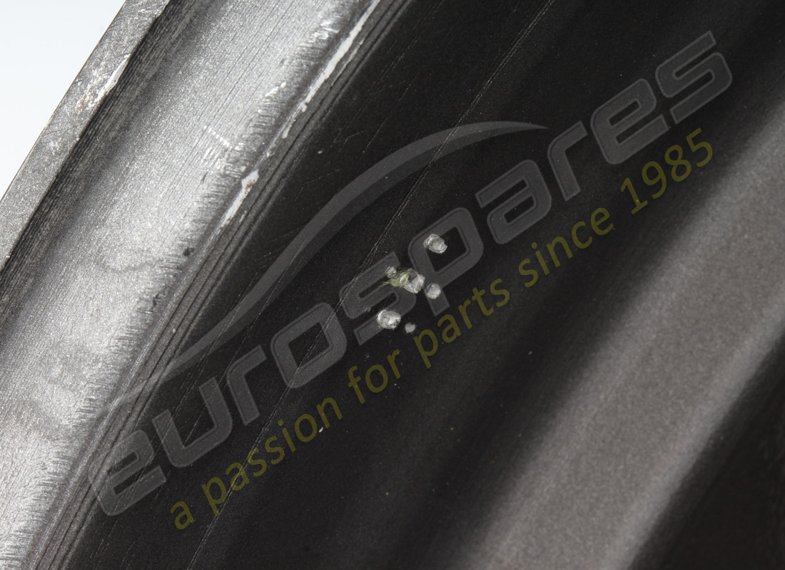 CERCHIO ANTERIORE FERRARI USATO. NUMERO PARTE 275585 (9) cerchio anteriore ferrari usato. numero parte 275585 (9)