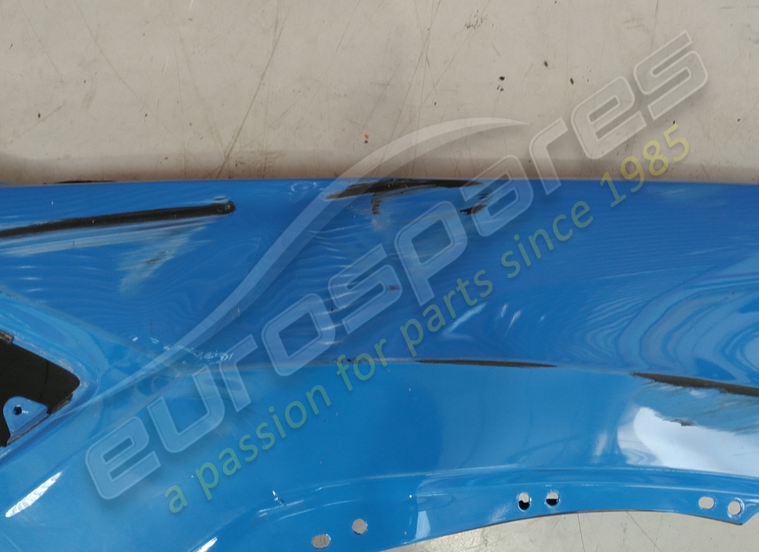 parafango anteriore destro lamborghini danneggiato. numero parte 4ml821106a (2)