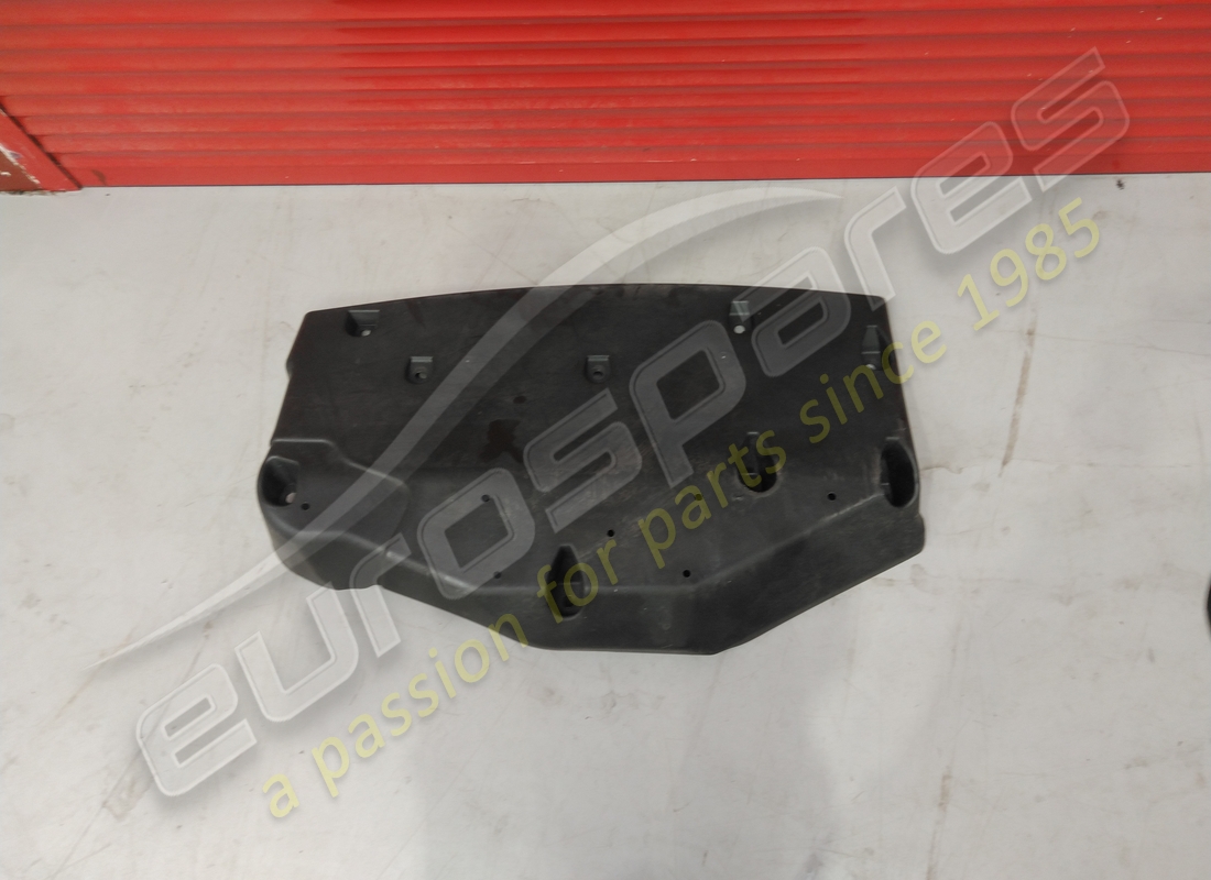 SCUDO AERODINAMICO POSTERIORE USATO Maserati . NUMERO PARTE 670030778 (1)