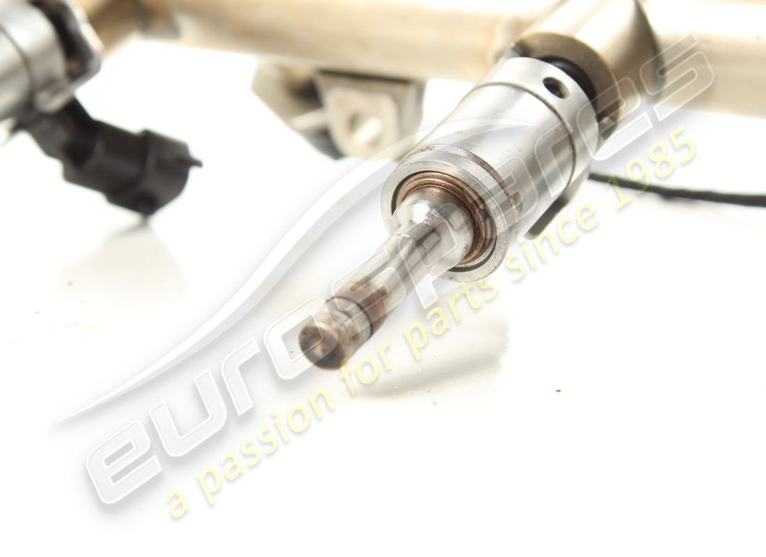 tubo carburante ferrari usato completo di iniettore. numero parte 250777 (3)