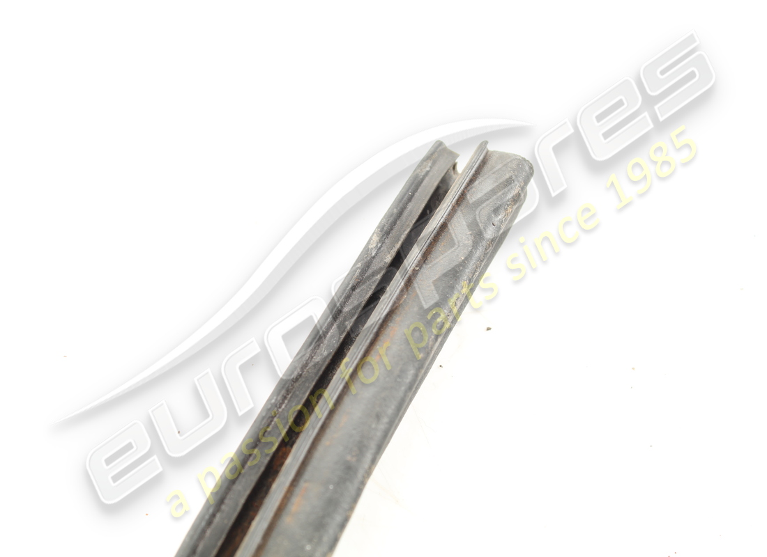 guarnizione porta anteriore usata ferrari. numero parte 63506100 (2)