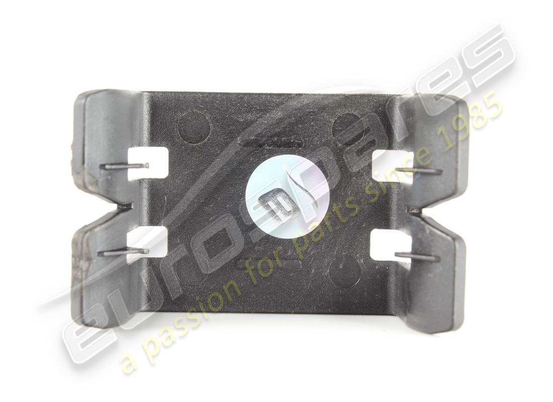 usato maserati supporto. numero parte 670006150 (2)