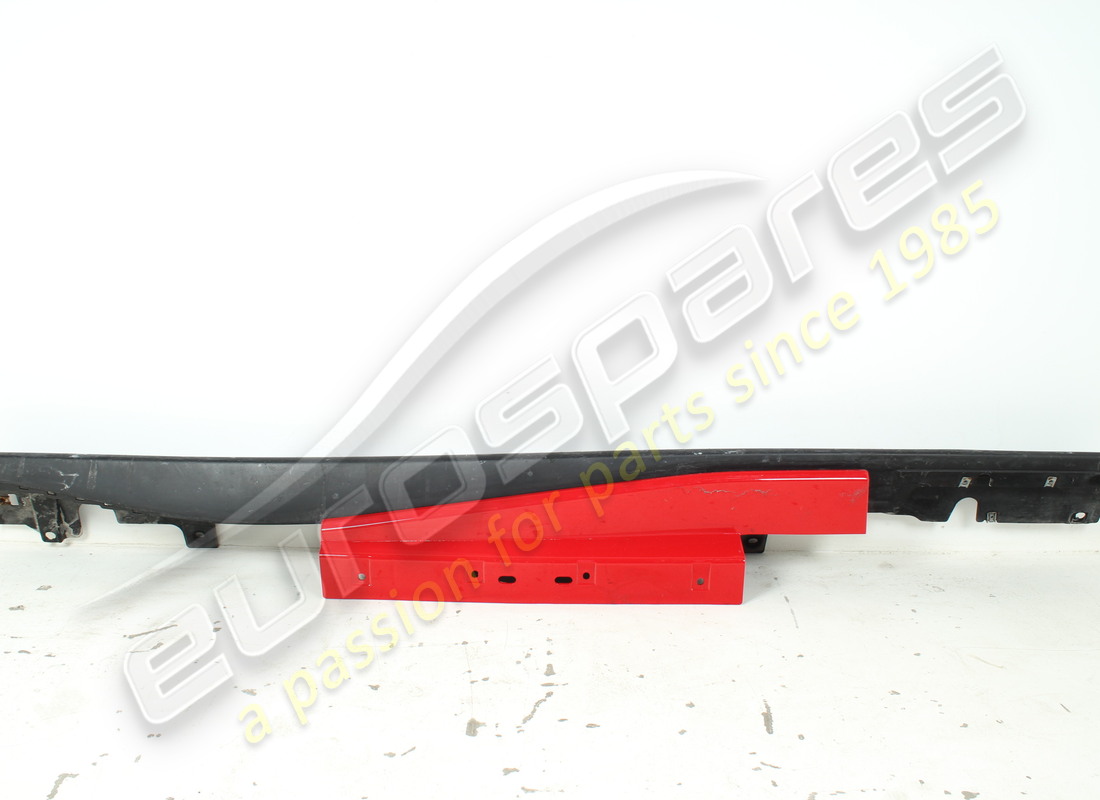 pannello di rivestimento soglia sx completo usato ferrari. numero parte 88825710 (2)