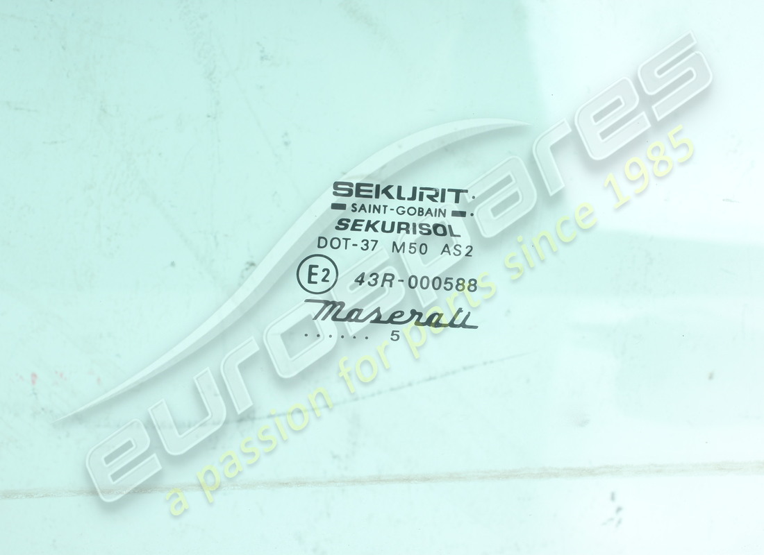 vetro finestrino porta anteriore sinistro usato maserati. numero parte 377700629 (2)