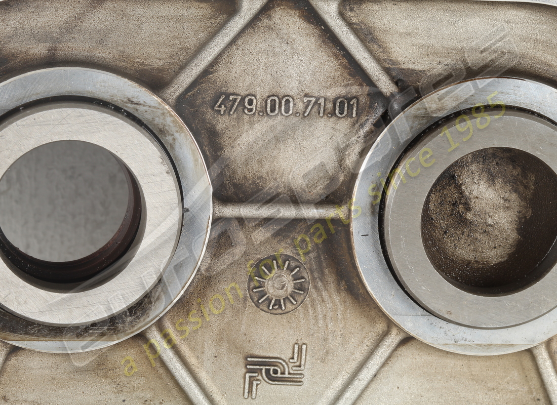 copertura anteriore completa usata maserati testata. numero parte 479000700 (2)