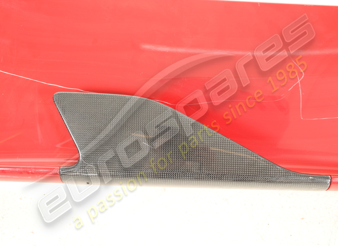 rivestimento sottoporta dx usato ferrari. numero parte 85984410 (2)