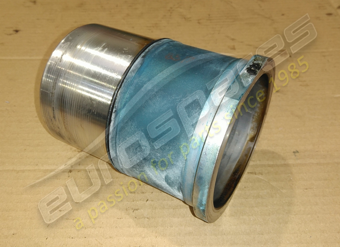 RIVESTIMENTO CILINDRO Ferrari USATO. NUMERO PARTE 126190 (1)