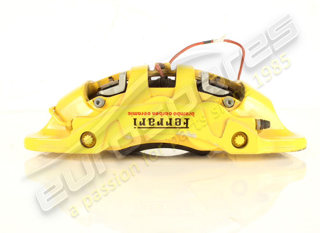 PINZA ANTERIORE DESTRA Ferrari USATA CON PASTIGLIE. NUMERO PARTE 322141 (1)