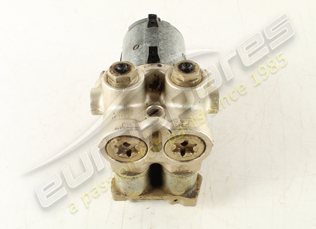 USED FERRARI HYDRAULIC UNIT ABS. PART NUMBER 126056 (3) used ferrari hydraulic unit abs. part number 126056 (3)