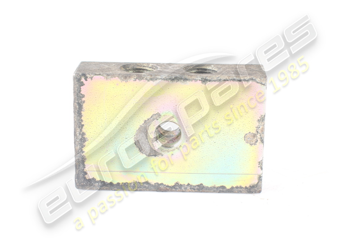 BLOCCO DI DIRAMAZIONE PER TUBI BUNDY USATO MASERATI. NUMERO PARTE 377400325 (2) blocco di diramazione per tubi bundy usato maserati. numero parte 377400325 (2)