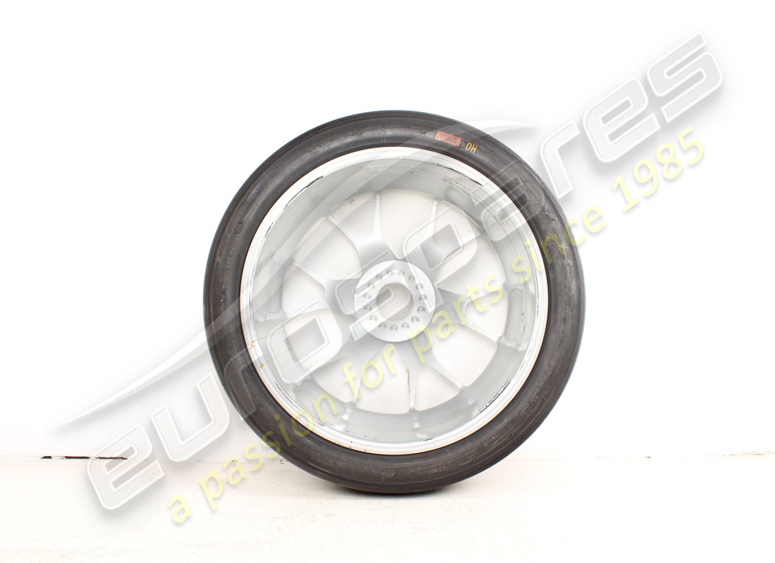 ruota anteriore ferrari danneggiata. numero parte 341319 (2)