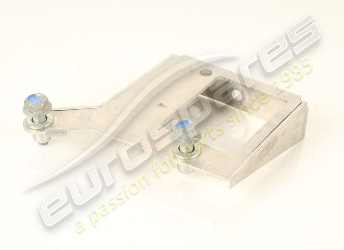 USATO FERRARI STAFFA SOSTEGNO SOLENOIDE. NUMERO PARTE 888385 (4) usato ferrari staffa sostegno solenoide. numero parte 888385 (4)