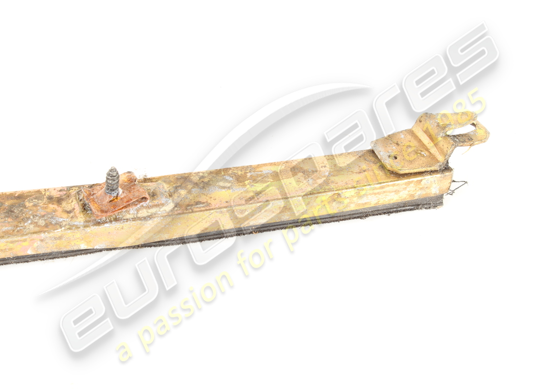 guida acqua anteriore porta usata maserati. numero parte 377700111 (4)