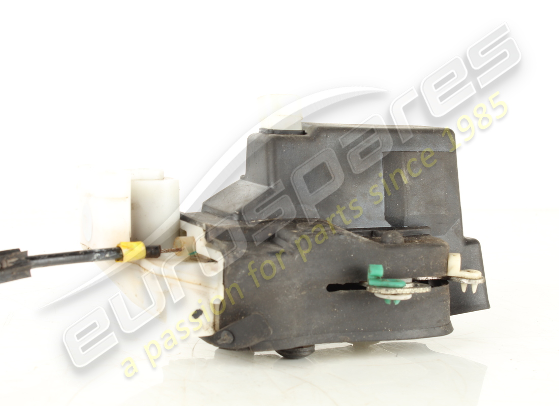 used maserati lh front door lock. part number 67576000 (3)