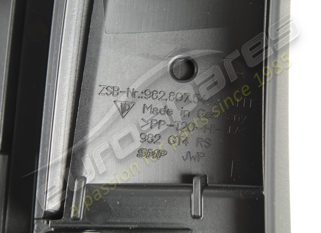 NUOVO PORSCHE SPOILER NERO OPACO. NUMERO PARTE 982807544AYOK1 (4) nuovo porsche spoiler nero opaco. numero parte 982807544ayok1 (4)