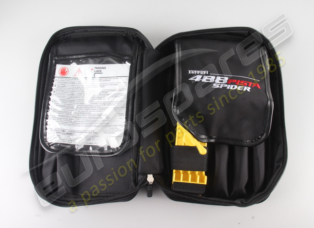 nuova ferrari borsa kit attrezzi completa. numero parte 827399 (4)