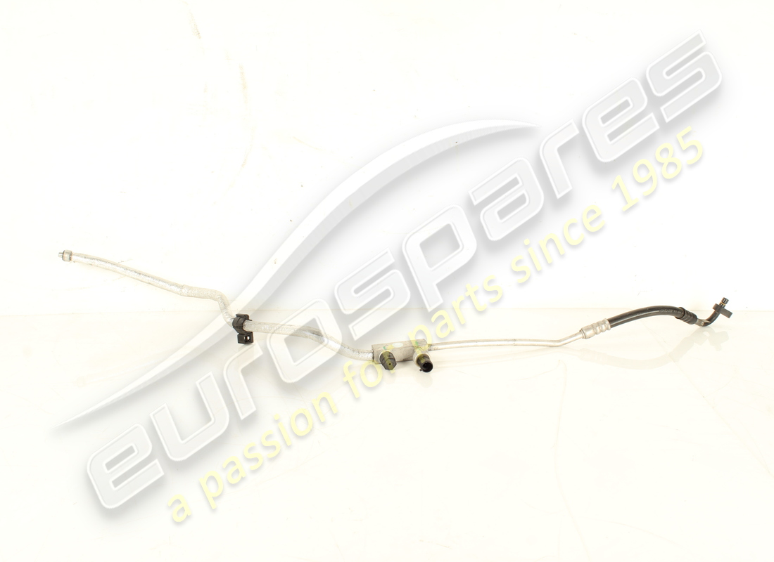 TUBO USATO Ferrari DAL CONDENSATORE SCOLLEGATO. NUMERO PARTE 309865 (1)