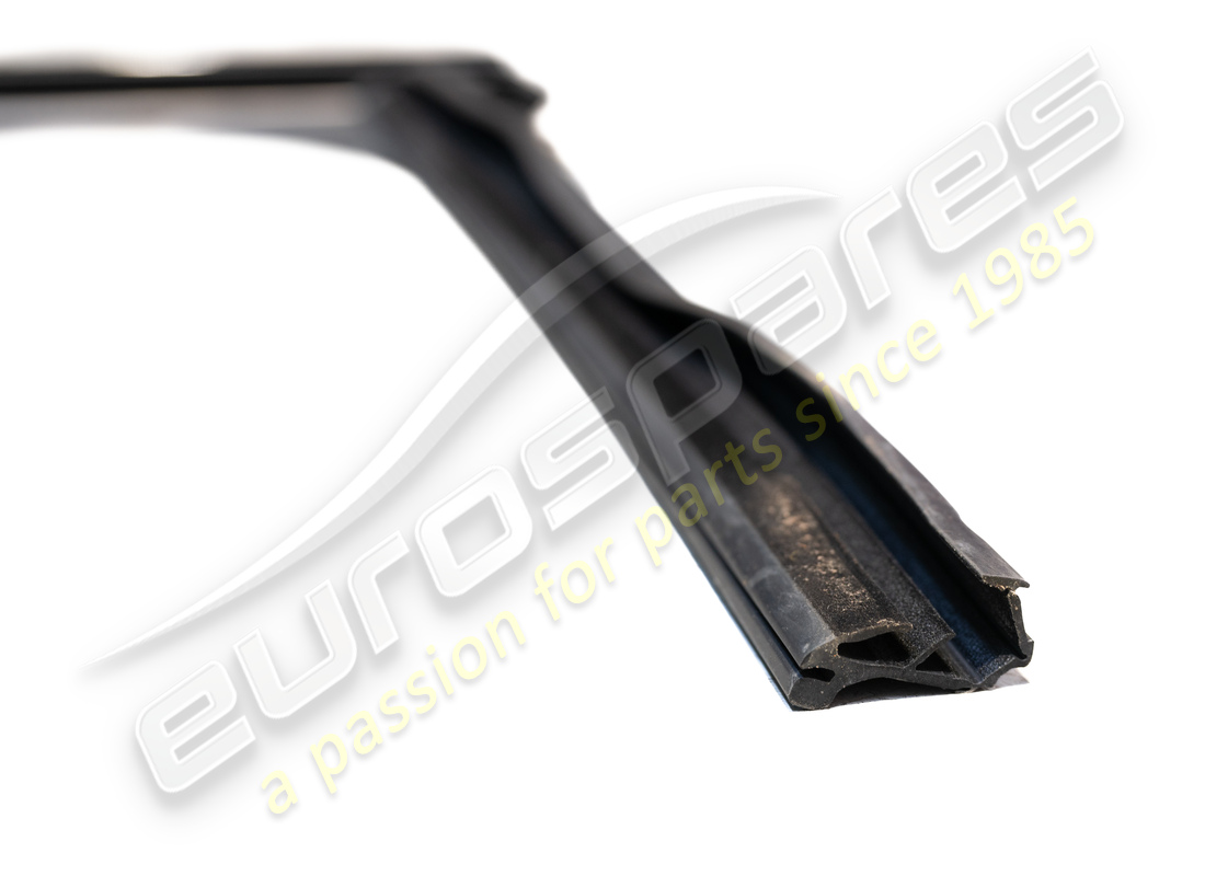 guarnizione posteriore dx usata maserati. numero parte 670295997 (2)