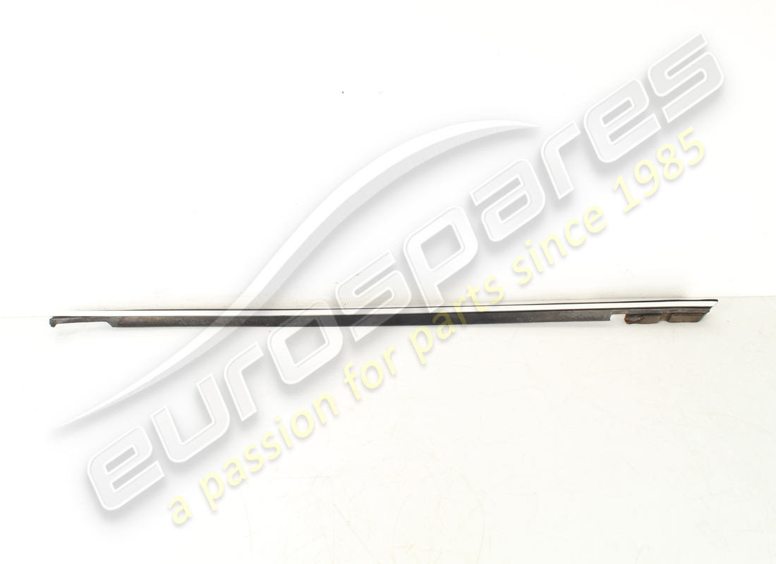 USED MASERATI LH LOWER FRONT MOULDING. PART NUMBER 68473200 (1) used maserati lh lower front moulding. part number 68473200 (1)